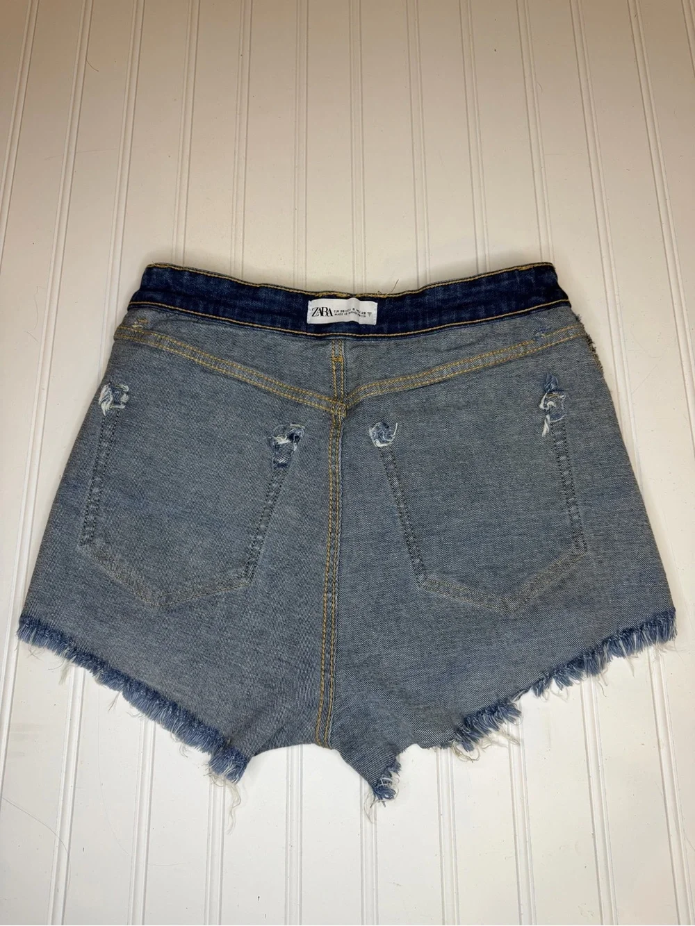 Zara High Rise Denim Jean Shorts size 6 Raw Hem Distressed